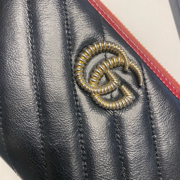 Gucci Marmont GG Wallet in Black/Cherise - Picture 8 of 11